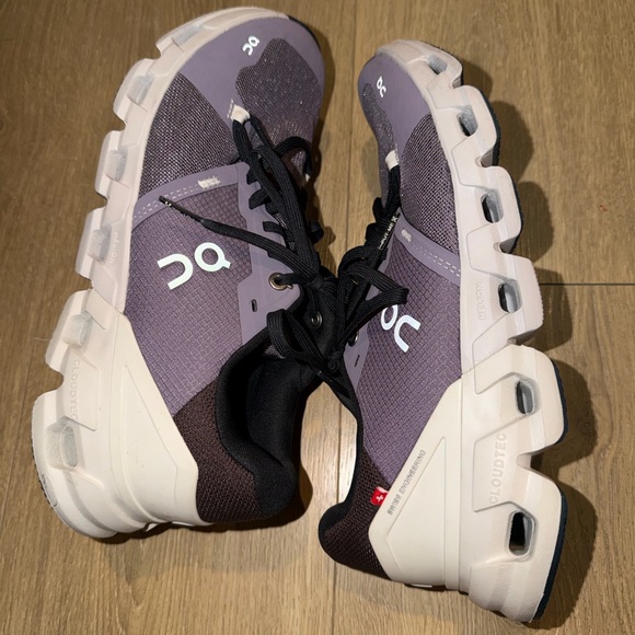 On Cloudflyer 4 Women's Shark | Pearl Size 8.5 - Picture 3 of 8